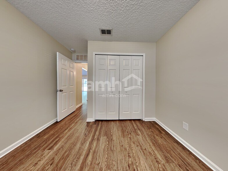 Building Photo - 86106 Knotted Oak Way