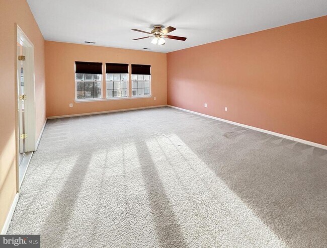 Building Photo - 44259 Huron Terrace