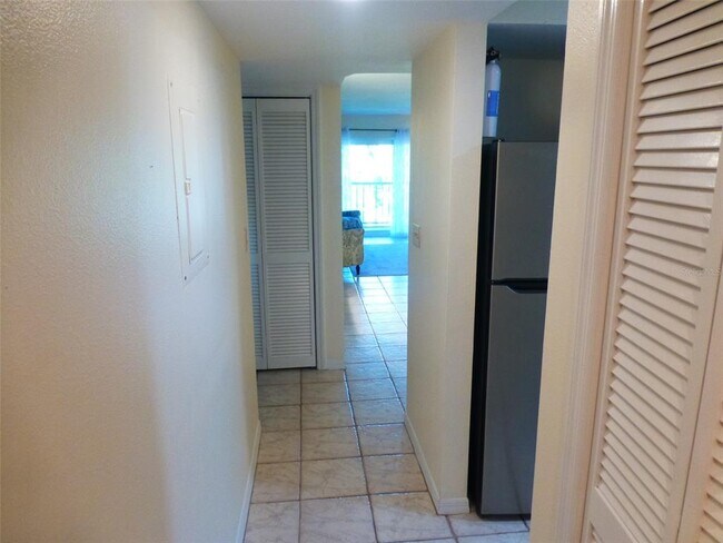 Building Photo - 5557 Sea Forest Dr