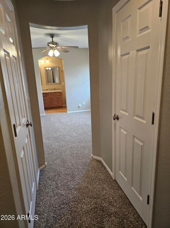 Building Photo - 4666 E Redfield Rd