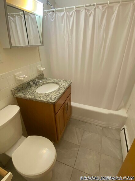 Building Photo - 110 Babcock St