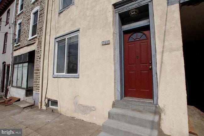 Building Photo - 4713 Umbria St