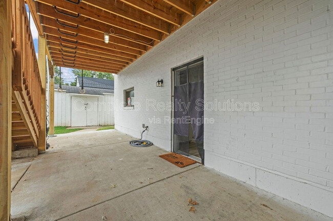 Building Photo - 620 S Benton Ave