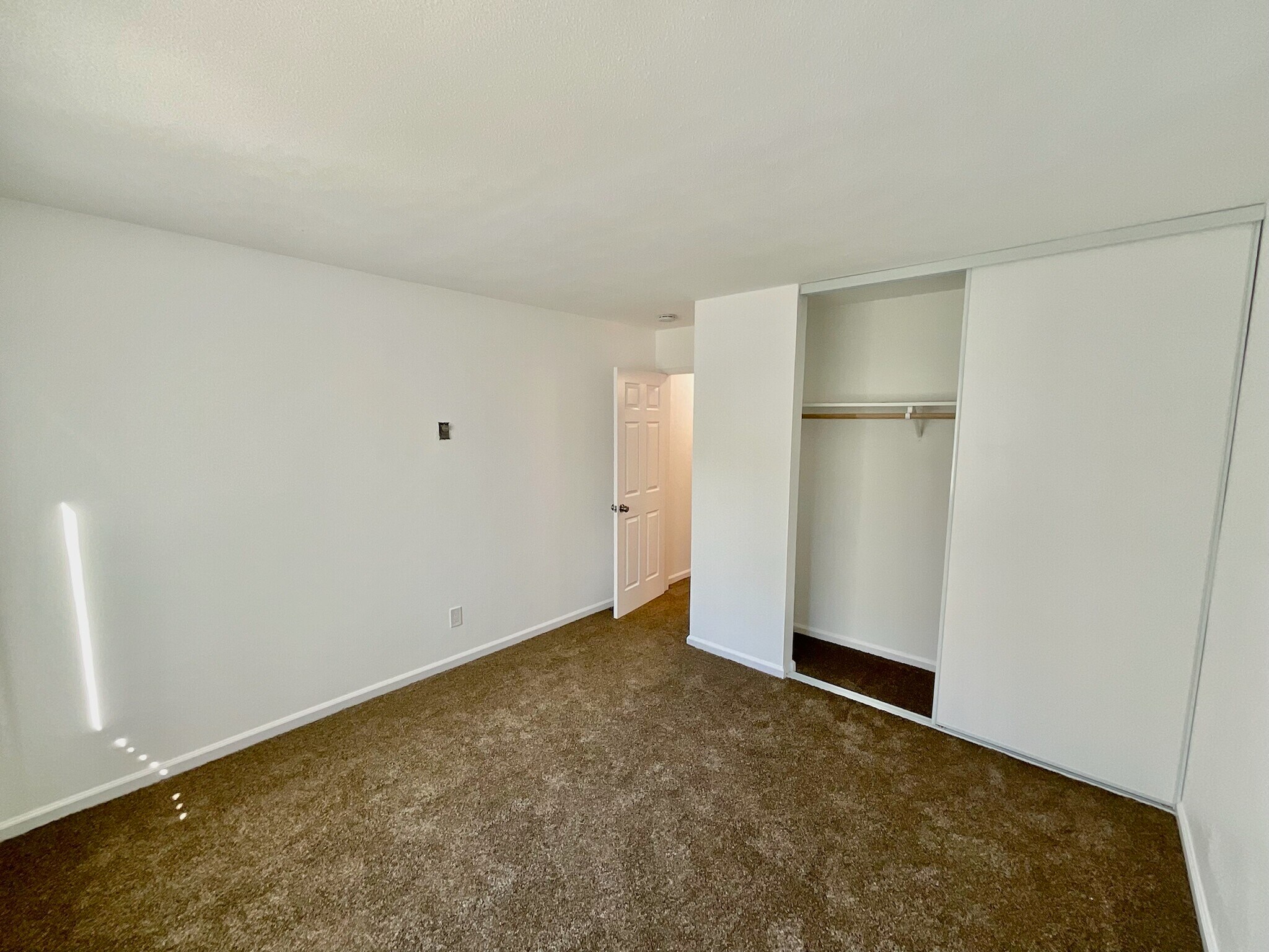 Building Photo - 1536 S Maple St