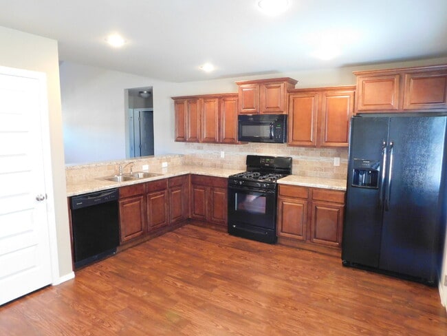 Building Photo - Charming Three Bedroom Home in Fayetteville  To schedule your own showing: 479-341-6744. Apply at...