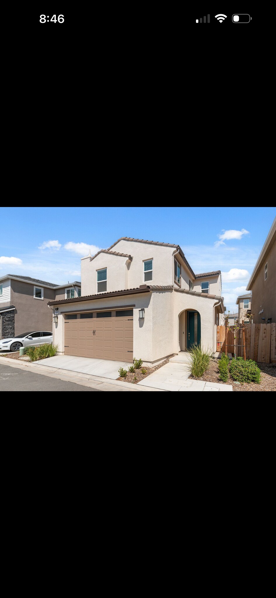 Building Photo - 1109 Royalty Way W