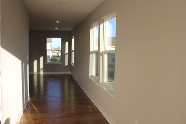Building Photo - PKR Investments LLC(3715SWClaytonDR)