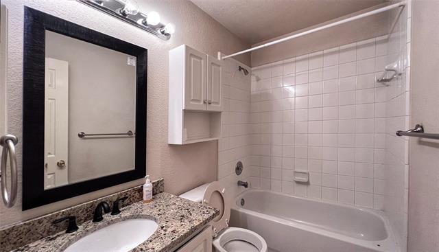 Building Photo - 2828 Bradford Oaks Dr