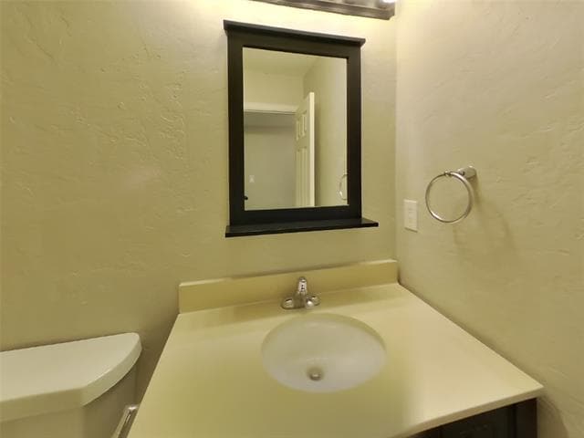 Building Photo - 5512 Squires Dr