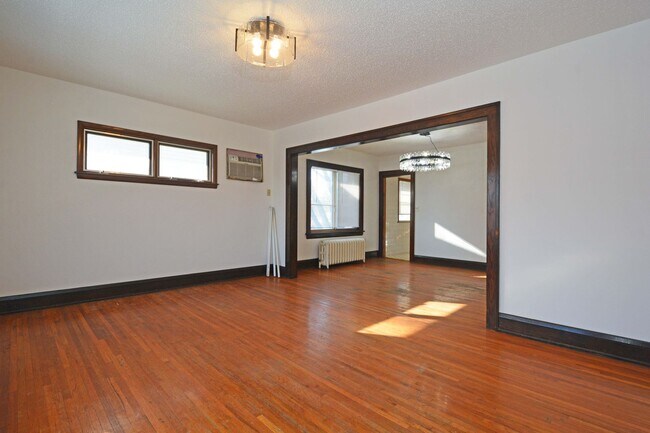 Building Photo - 3024-3024 S 39th Ave