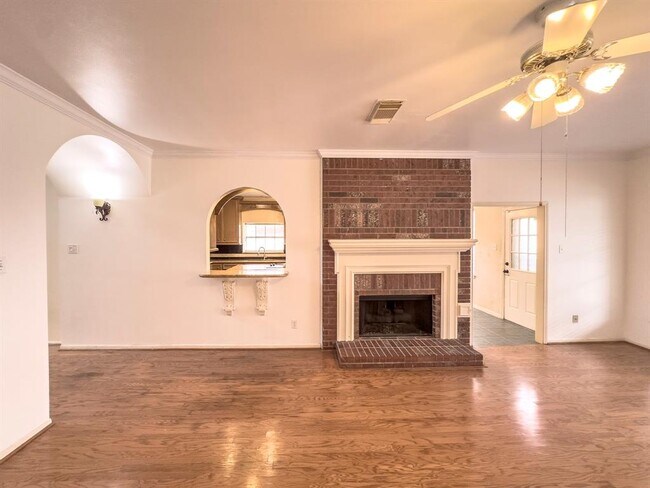 Building Photo - 16714 Colony Terrace Dr