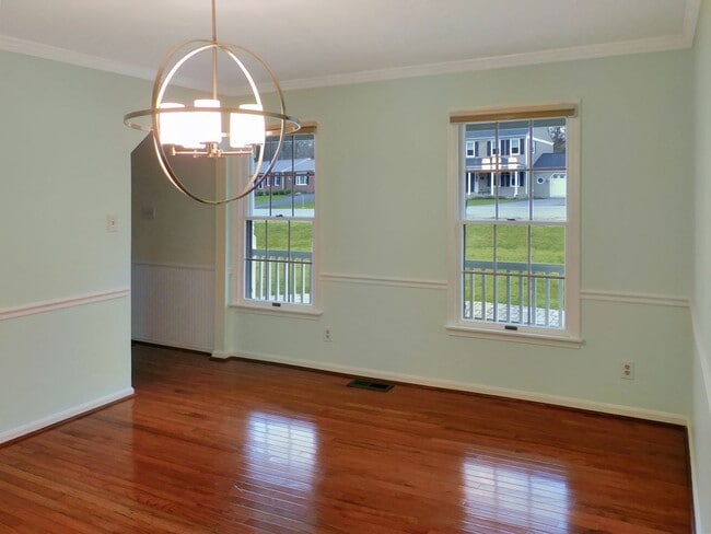 Building Photo - 1332 Redwood Cir
