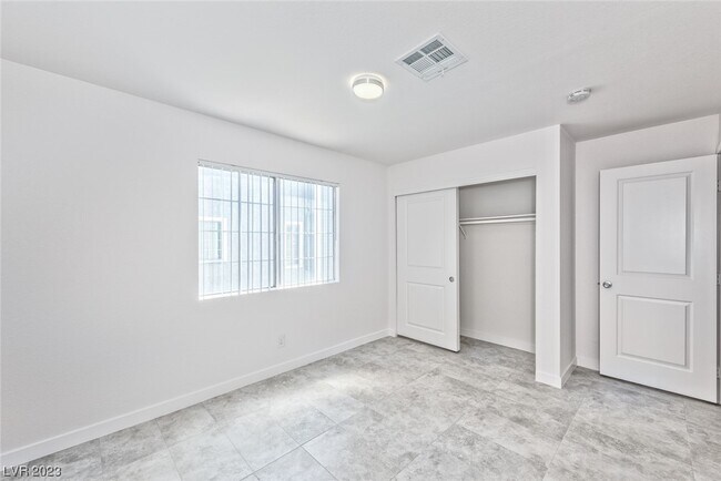 Building Photo - 1870 Nebula Dr