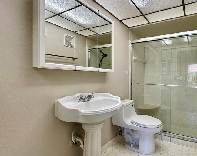 Building Photo - 3677 Longmeadow Dr