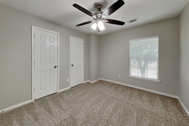 Building Photo - 22923 Rainbow Bend Ln