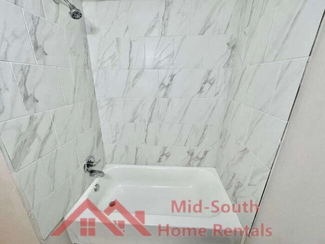 Building Photo - 655 Granada Rd