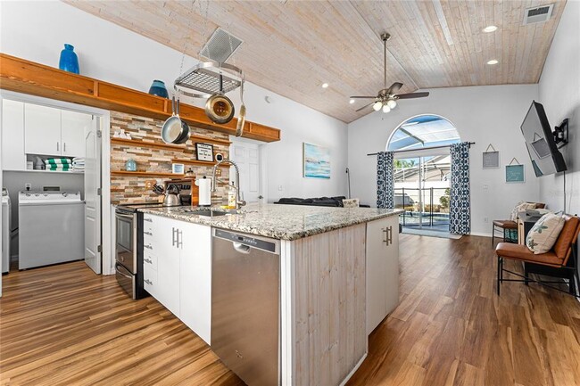 Building Photo - 8601 Cavendish Dr