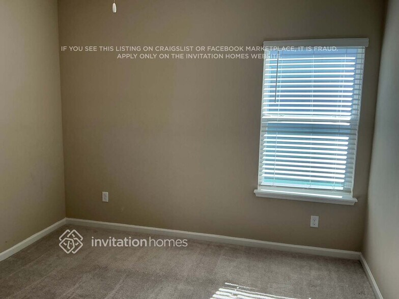 Building Photo - 9440 Lovage Ln