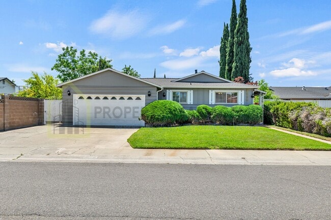 Building Photo - Charming 3-Bed Ranch Home with room for 4t...