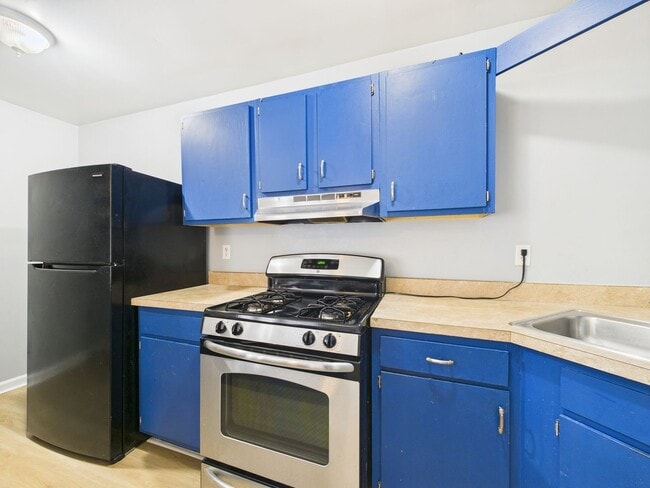 Building Photo - 783 Pleasant St