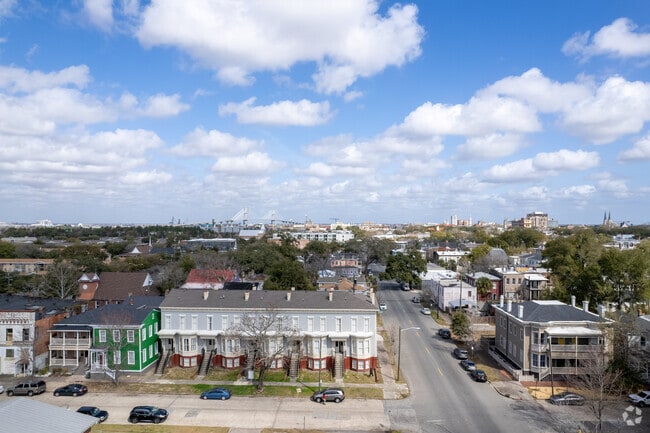 Aerial Photo - 402-410 W Park Ave