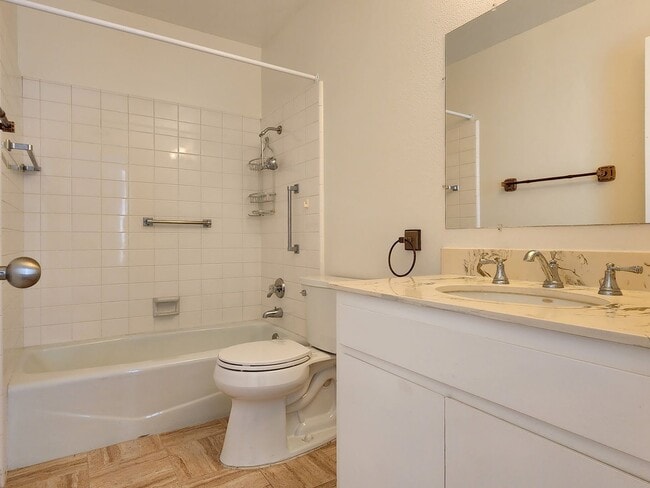 Building Photo - Rarely Available, Single-story, 2Bd 2Ba re...