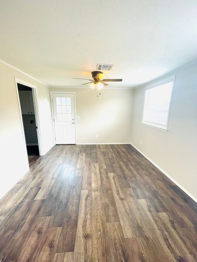 Building Photo - ** 4 Bed 2 Bath Located in Prattville ** C...