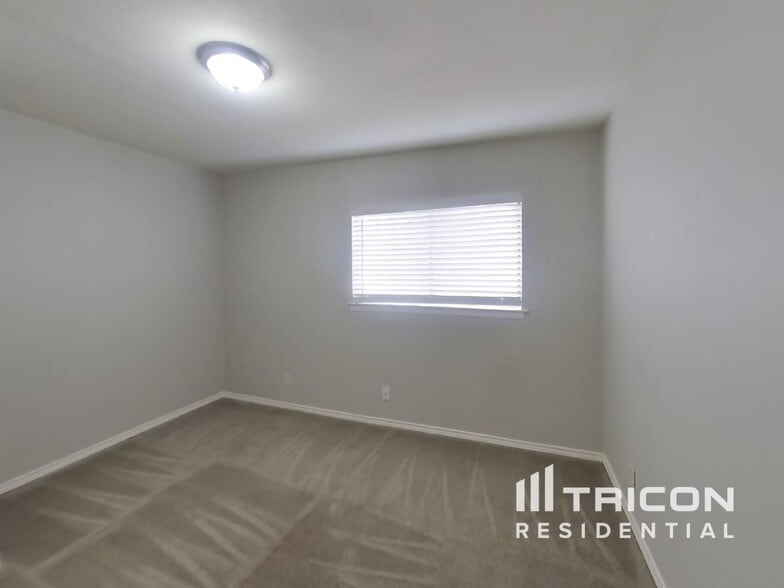 Building Photo - 4900 Nuthatch St