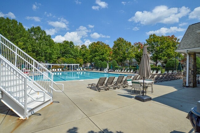 Building Photo - Elegant 4-bedroom Home in Desirable Callonwood Neighborhood in Matthews, NC