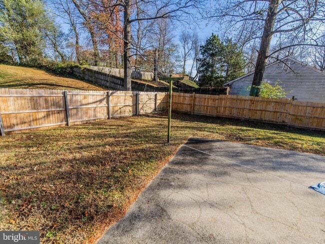 Building Photo - 15901 Perkins Ln