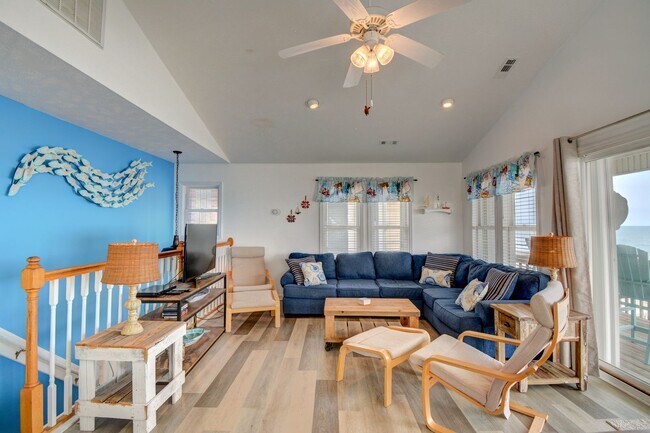 Building Photo - OCEAN FRONT *Off Season Rental* Fully Furn...