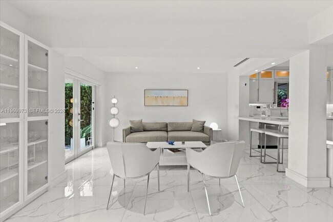 Building Photo - 12930 Oleander Rd