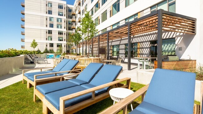 Building Photo - 1133 South Blvd