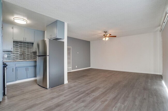 Building Photo - 6117 11th Ave