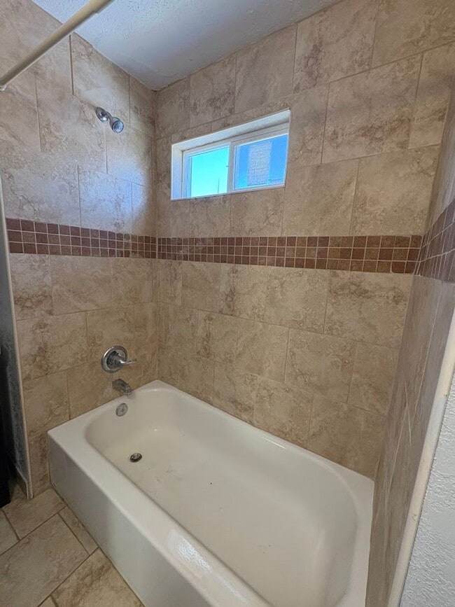 Building Photo - Three bedroom two bathroom home for rent