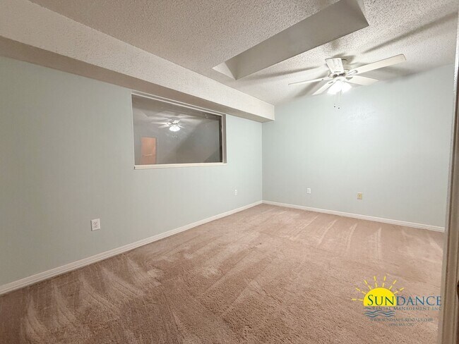 Building Photo - 946 Ashley Ln