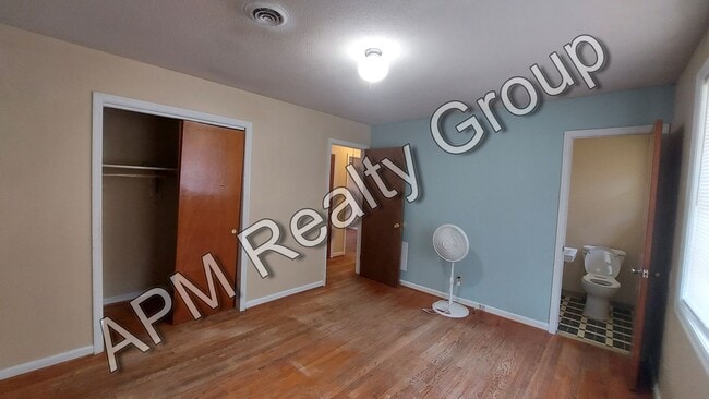 Building Photo - 329 Ovanta Rd