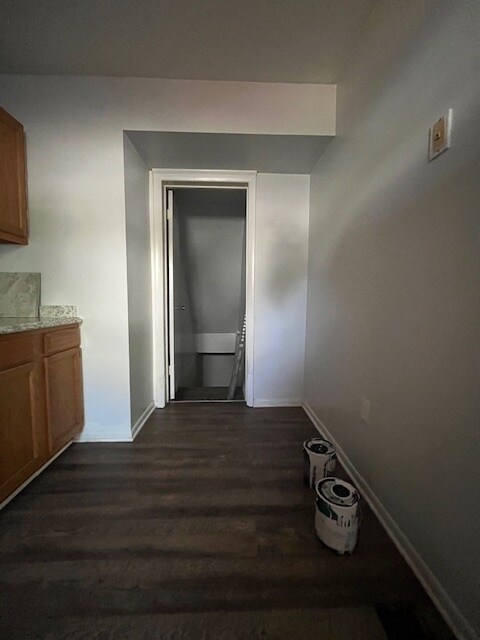 Building Photo - 3 bedroom 1.5 Bathroom