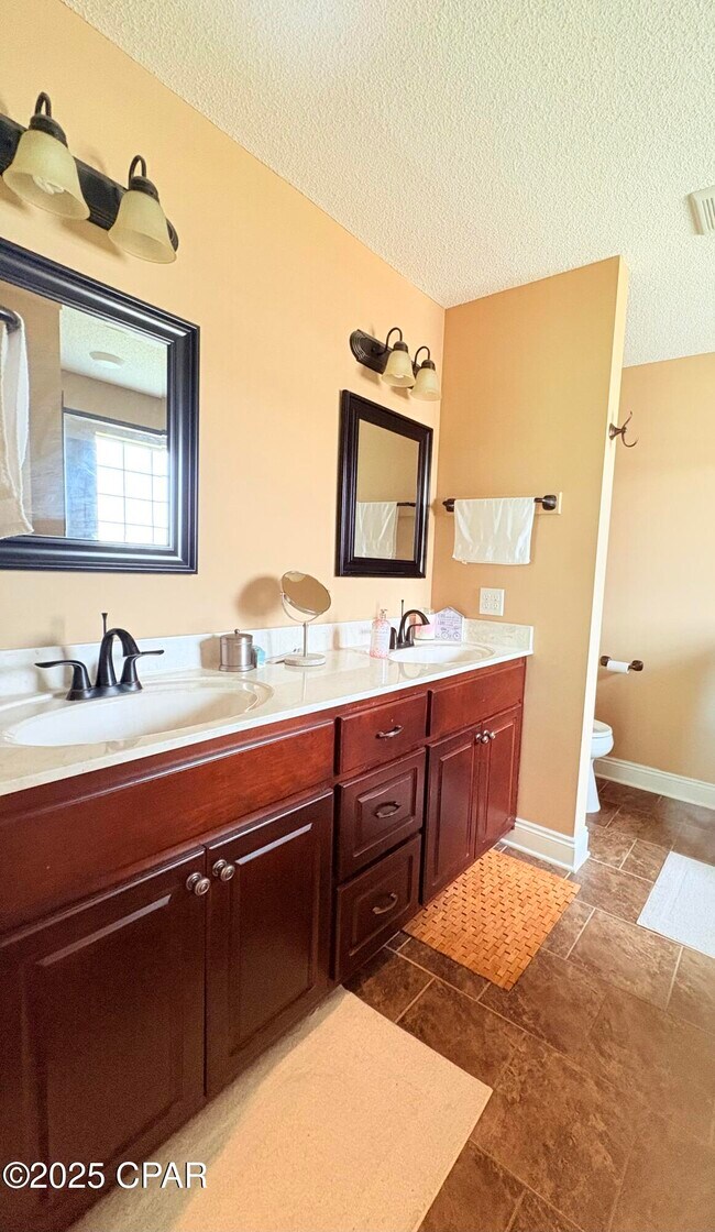 Building Photo - 4523 Bylsma Cir