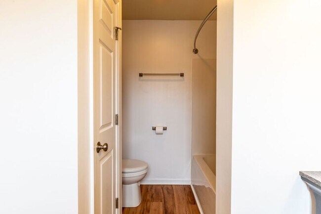 Building Photo - 2455 N Berkshire Rd