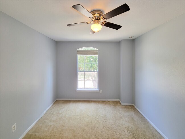 Building Photo - 7506 Boxwood Ridge Ln