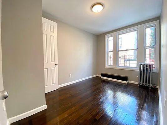 Building Photo - 3 bedroom in BRONX NY 10468