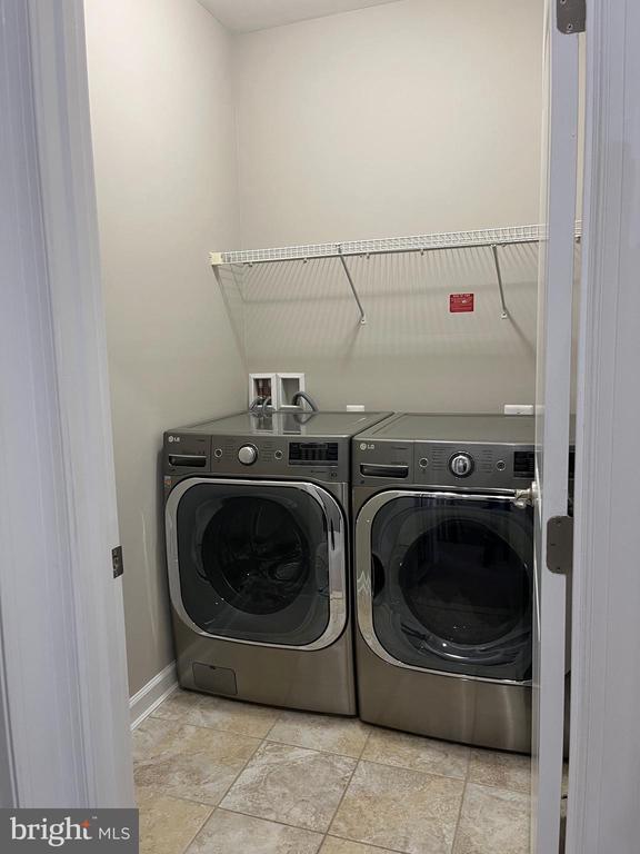 Building Photo - 21285 Park Grove Terrace