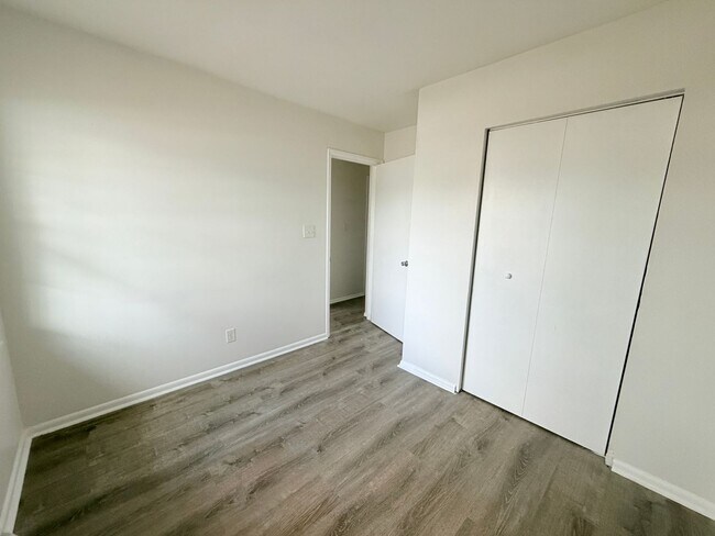 Building Photo - JUST REDUCED: Now Showing this 4 Bedroom/2 bath in New Whiteland, IN