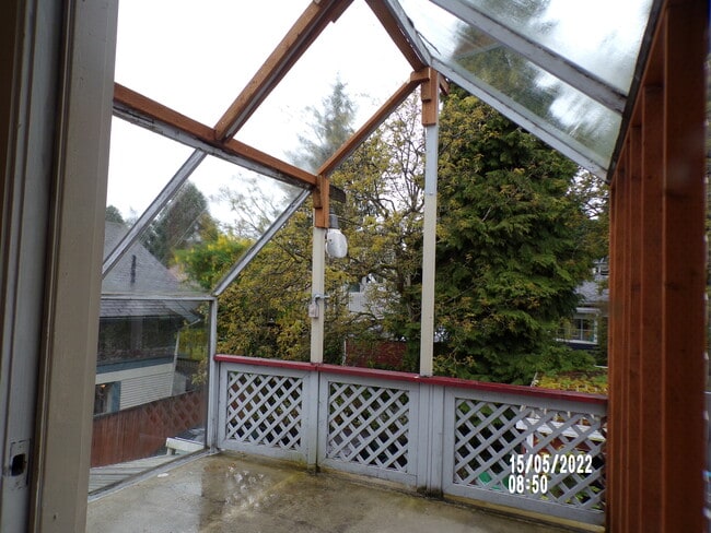 Building Photo - 4407 5th Ave NE