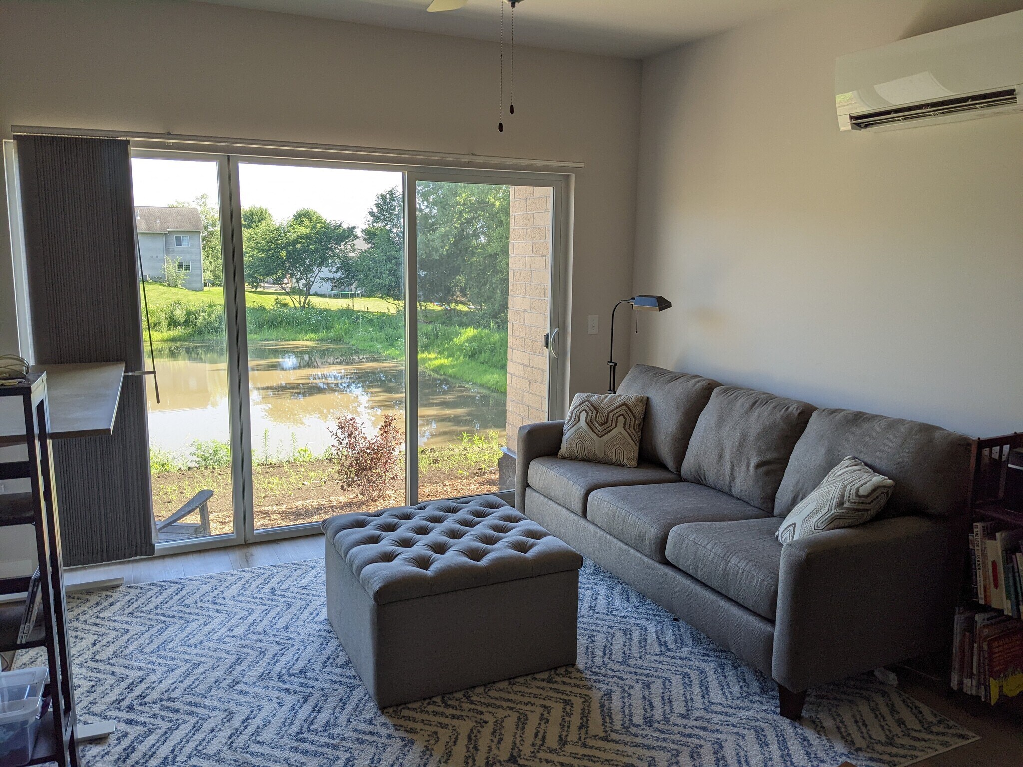 Living area with views of green space - 1501 N Windsor Ave