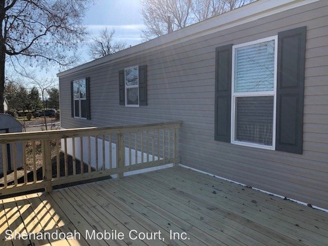 Building Photo - 1405 Front Royal Pike