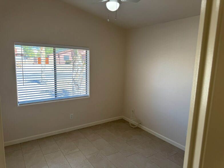 Building Photo - 8628 Esselmont Dr E