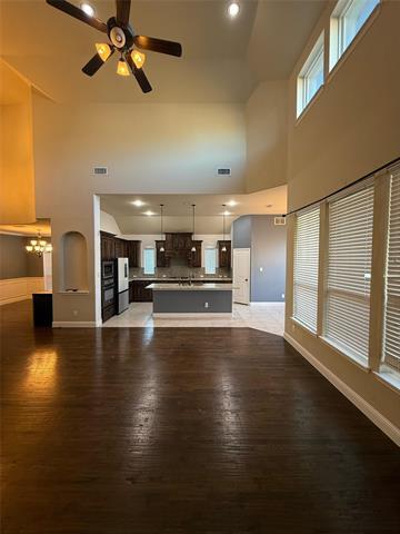 Building Photo - 2517 Valley Glen Dr