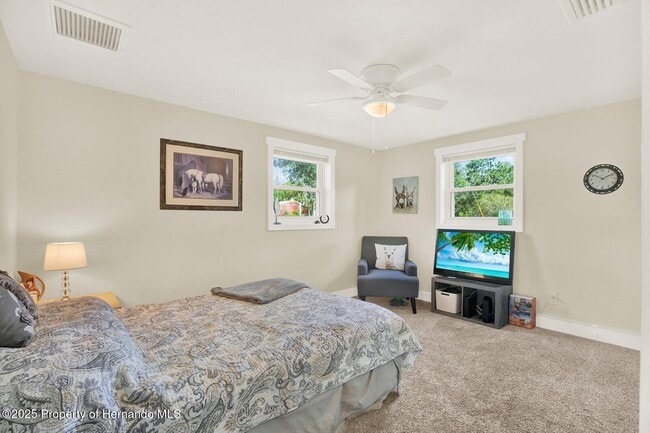 Building Photo - 18321 Edgewood Dr